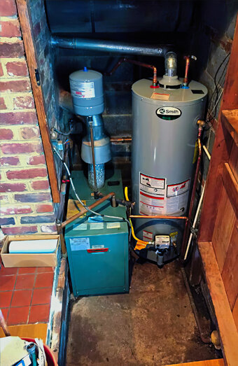 https://myareehotwater.com.au/uploads/2025/06/gas-hot-water-system-50310.jpg