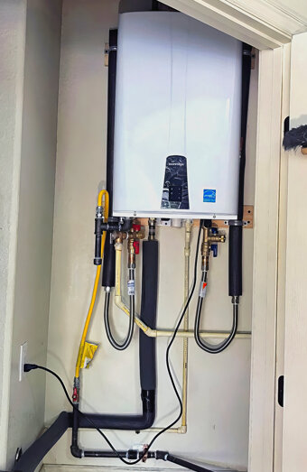 https://myareehotwater.com.au/uploads/2025/06/instant-hot-water-systems-35536.jpg