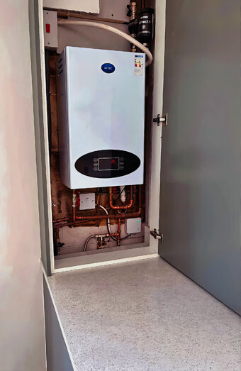 https://myareehotwater.com.au/uploads/2025/06/instant-hot-water-systems-44293.jpg