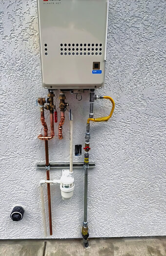 https://myareehotwater.com.au/uploads/2025/06/thermostatic-water-systems-62598.jpg